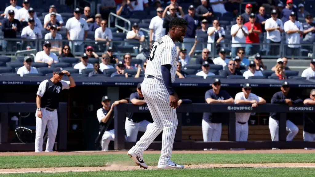 Chisholm Exits Yankees Game Early With Right Big Toe Discomfort